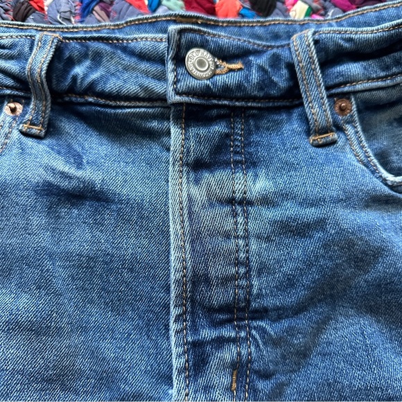 Old Navy OG Straight High Rise Blue Denim Distressed Jean Shorts Women’s Size 14 - Picture 4 of 14